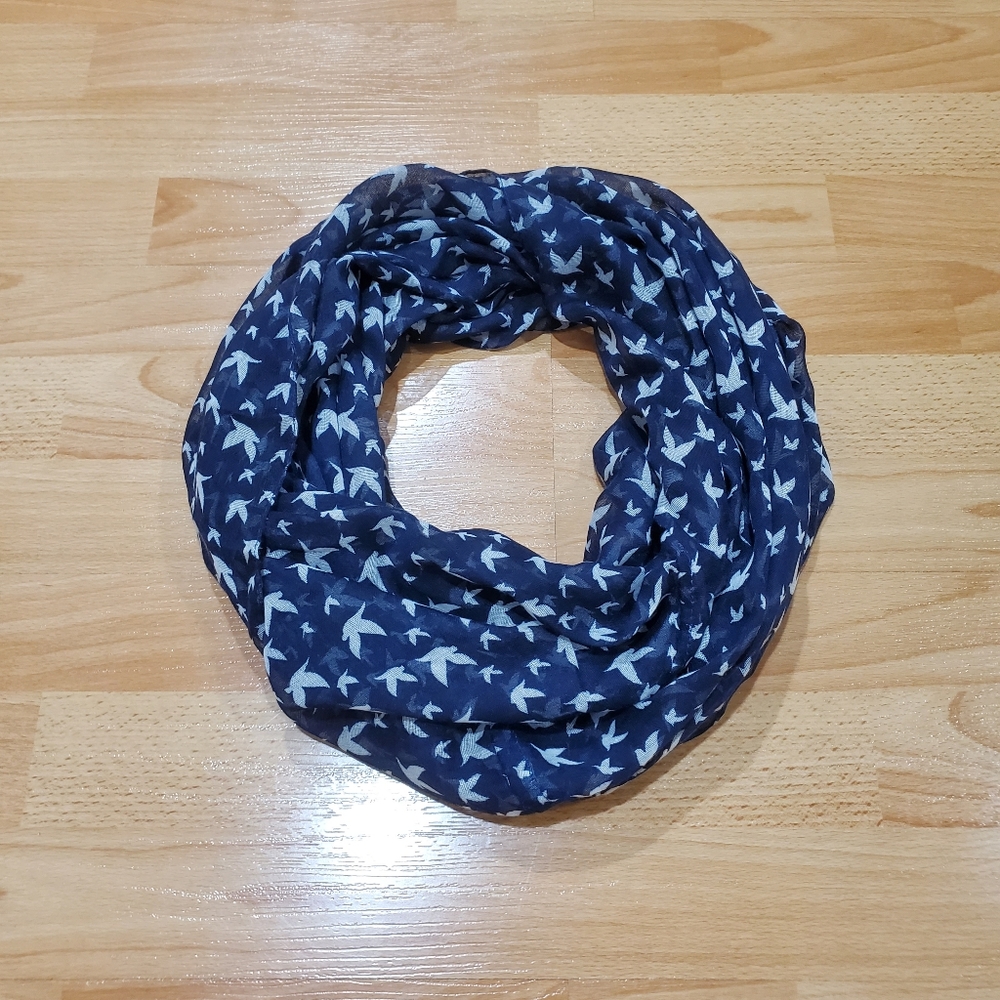 BNWOT bluenotes bird circle infinity scarf